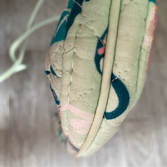 Vera Bradley Bundle (C182) - Picture 10 of 16